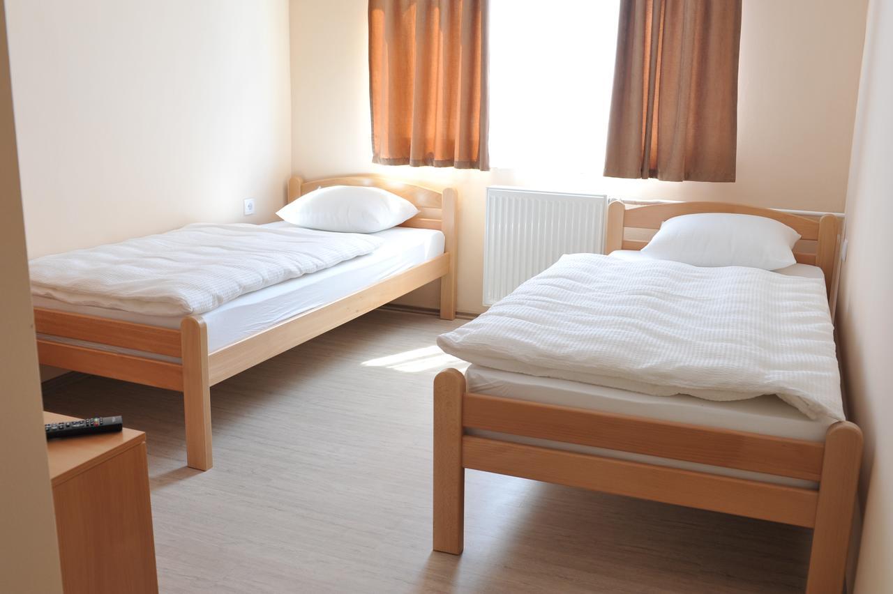 City Hostel Баня-Лука Экстерьер фото